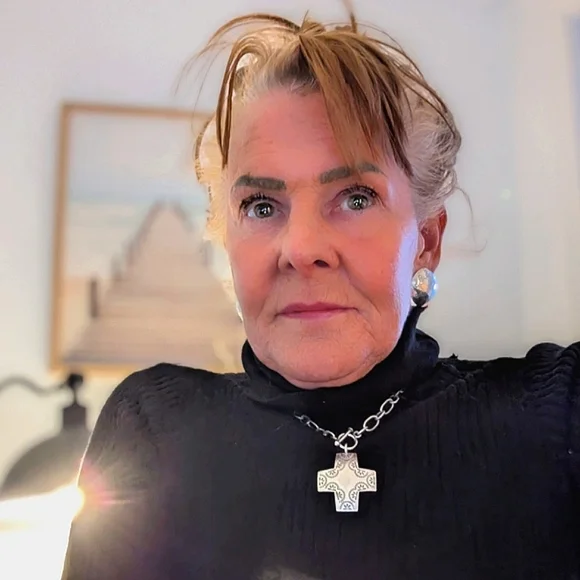 Vintage Retired Silpada Sterling "Virtuosity" Stamped Cross Necklace - Picture 7 of 8